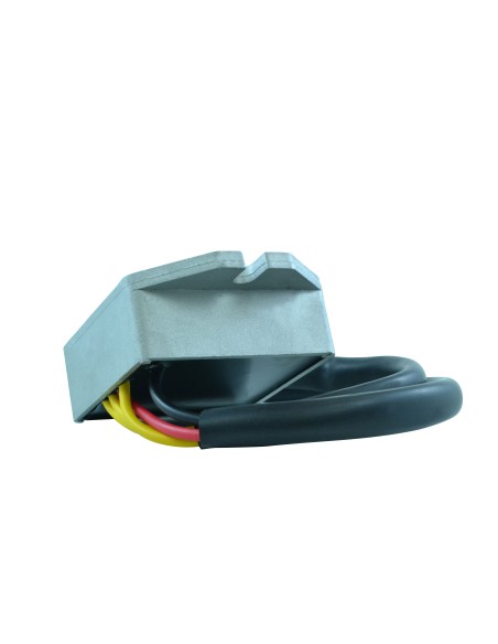 Régulateur Rectifieur Bombardier CanAm Quest 650 Traxter 500 650 OEM 710000100 710000019 710000449